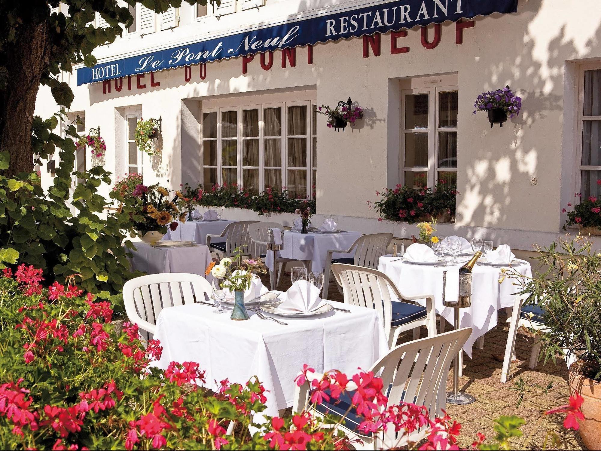 Logis Hotel Du Pont Neuf Le Veurdre Exterior photo