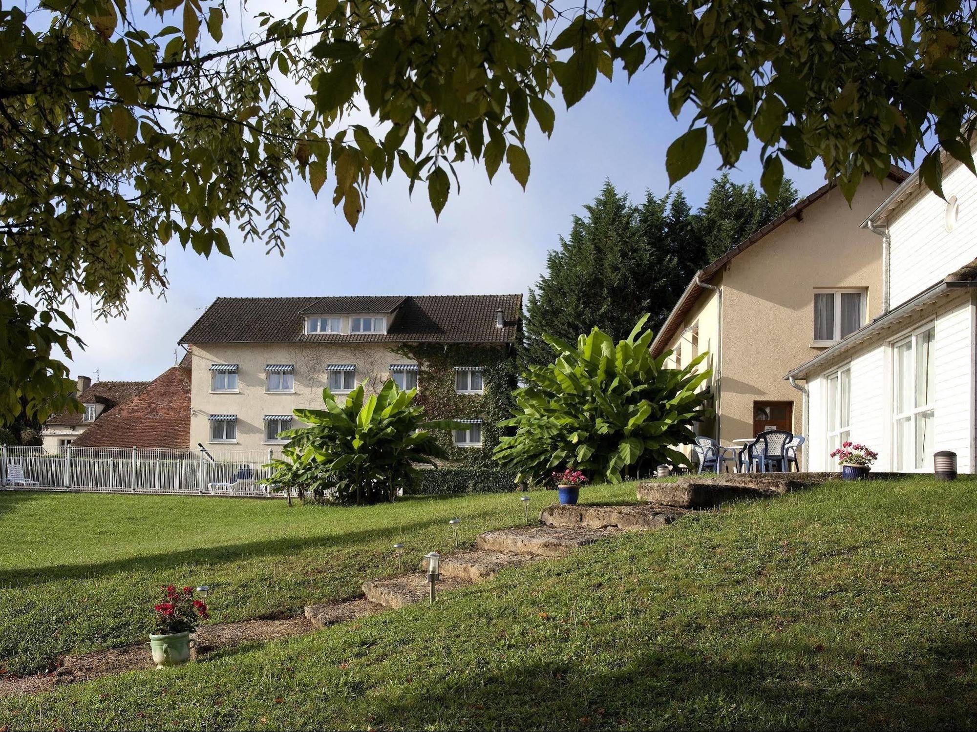 Logis Hotel Du Pont Neuf Le Veurdre Exterior photo